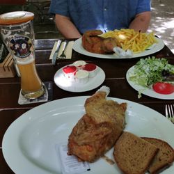 Kolb's Biergarten - Halbe Hähnchen