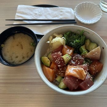 Sushi & Bowls - Sushi Bars Near Me - Kirkland, Washington
