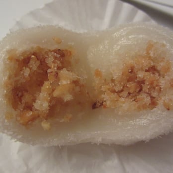 Chiu Hong Bakery - Peanut filling mochi - Bakeries Near Me - New York, New York