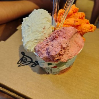 Gelato Di Riso - Cannoli cream, blood orange, cherry - Coffee & Tea Near Me - Saint Louis, Missouri