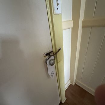 Wild Ginger Hotel - Door lock - Hotels Near Me - Hilo, Hawaii
