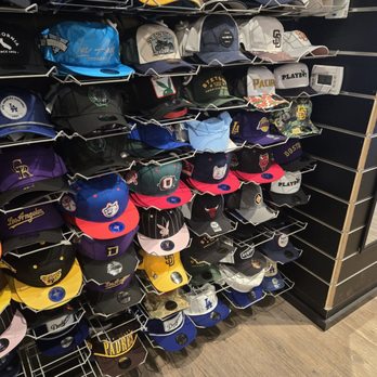 Lids - Department Stores Near Me - San Diego, California