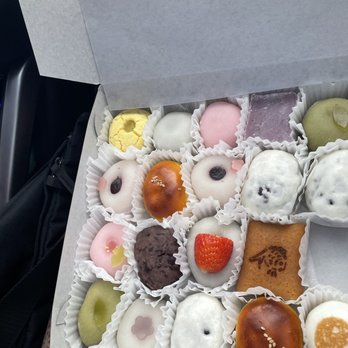 Fugetsu-Do - Candy Stores Near Me - Los Angeles, California