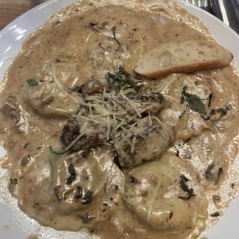 SoNapa Grille - Portabella Mushroom Ravioli with beef short rib, truffle cream sauce, parmesan cheese, garlic toast - Bars Near Me - Jacksonville Beach, Florida