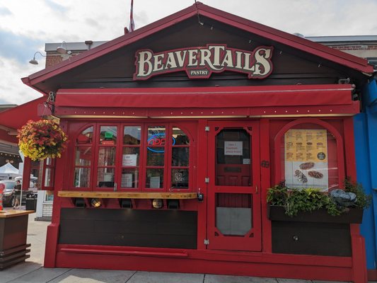 BeaverTails- Queues de Castor (Byward Market) by null