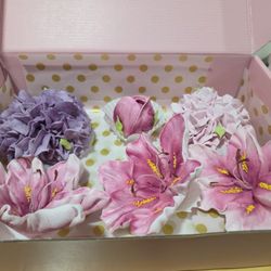 Zephyrs!!! Hydrangeas, lilies, rose buds.