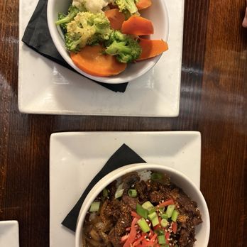 Whiskey Bar Kitchen - Tokyo Beef Bowl - Pubs Near Me - Augusta, Georgia