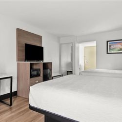 Baymont by Wyndham Batavia - Darien Lake - Guest room