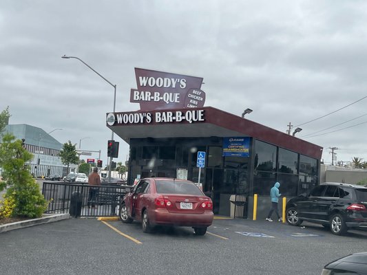 Woody's Bar-B-Q by null