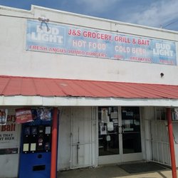 J and S Grocery and Grill - Another view of main entrance