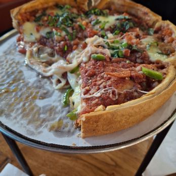 Giordano's - Pizza Near Me - Chicago, Illinois