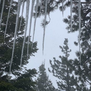 Holiday Haus Motel - Prettiest icicles - Hotels Near Me - Mammoth Lakes, California Holiday Haus Motel - Prettiest icicles - Hotels Near Me - Mammoth Lakes, California