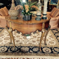 The Country Friends Consignment Shop - Upscale consignment furniture