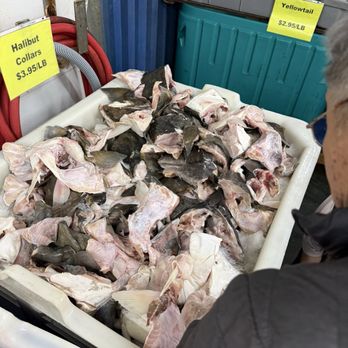 J & D Seafood - Seafood Markets Near Me - San Pedro, California