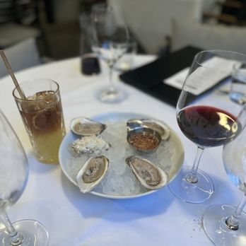 Black+Blue Toronto - Happy hour.. oysters for $1.50 and cocktails for $9 - Steakhouses Near Me - Toronto, Ontario