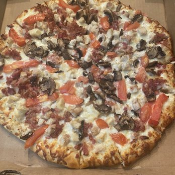 Mountain Mike's Pizza - Chicken club -minus the forgotten green onions - Pizza Near Me - South Jordan, Utah Mountain Mike's Pizza - Chicken club -minus the forgotten green onions - Pizza Near Me - South Jordan, Utah