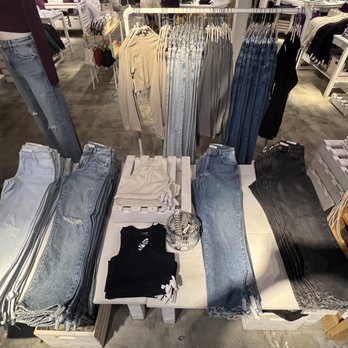 Garage - Garage!  They have the best trendiest merchandise! - Women's Clothing Near Me - Canoga Park, California