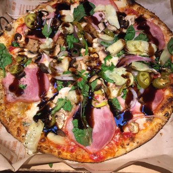 Blaze Pizza - BLAZEEEE - Pizza Near Me - Davis, California Blaze Pizza - BLAZEEEE - Pizza Near Me - Davis, California