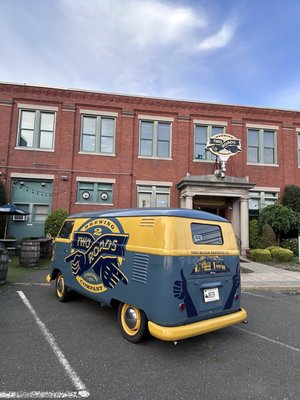 Two Roads Brewing Company by null