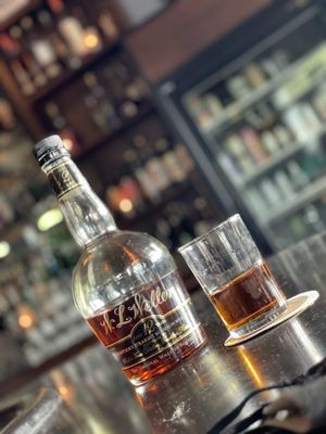 Longman & Eagle by null