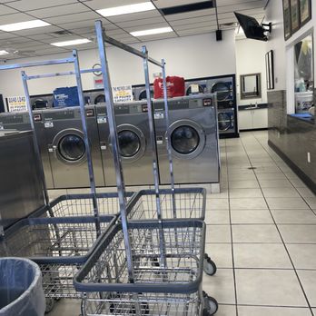 Cyclone Laundry & Internet Cafe - Internet Cafes Near Me - Baton Rouge, Louisiana Cyclone Laundry & Internet Cafe - Internet Cafes Near Me - Baton Rouge, Louisiana