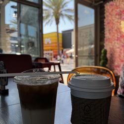 iCafe de Paris - Pistachio iced latte Dirty chai latte