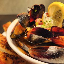 Tony's - Mussels casino style