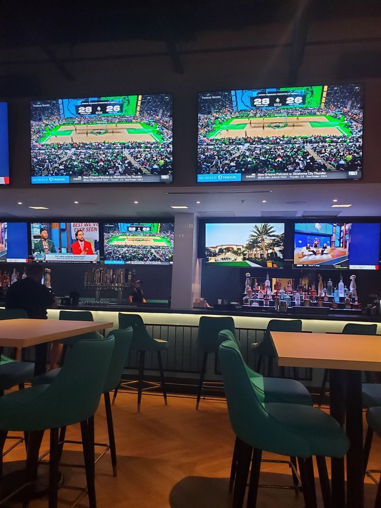 Trophy Chest Sports Bar and Club Dallas, Dallas Roadtrippers