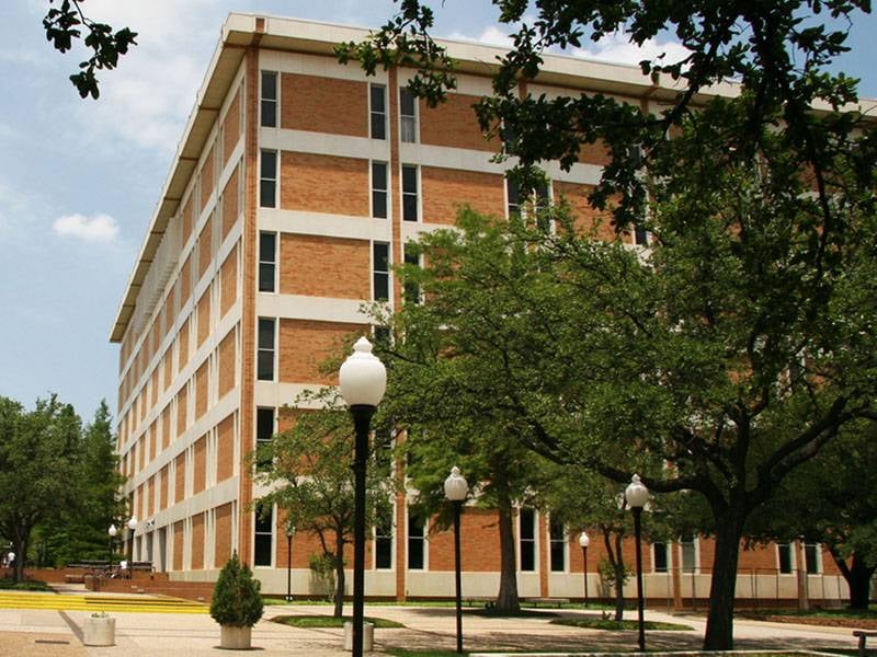 UNIVERSITY OF TEXAS AT ARLINGTON CENTRAL LIBRARY Updated September