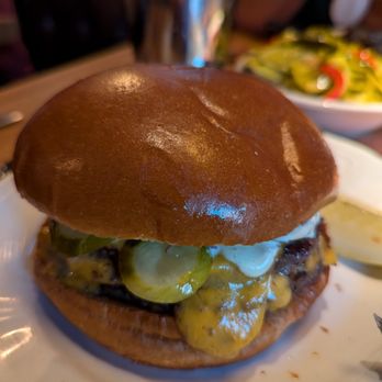 Au Cheval - Yes! - Bars Near Me - Chicago, Illinois