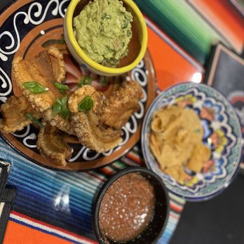 El Canario Carnitas - Fresh guacamole & fried chicharrones - Mexican Near Me - Temecula, California El Canario Carnitas - Fresh guacamole & fried chicharrones - Mexican Near Me - Temecula, California