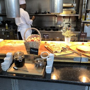 Hyatt Regency Paris - Charles de Gaulle - Breakfast - Hotels Near Me - Roissy, 75