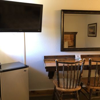 Yellowstone Village Inn and Suites - Hotels Near Me - Gardiner, Montana
