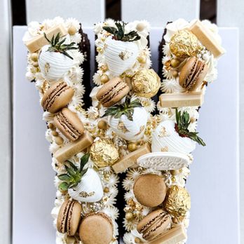 Caitlyn’s Sweets - Letter cake: W - Desserts Near Me Caitlyn’s Sweets - Letter cake: W - Desserts Near Me