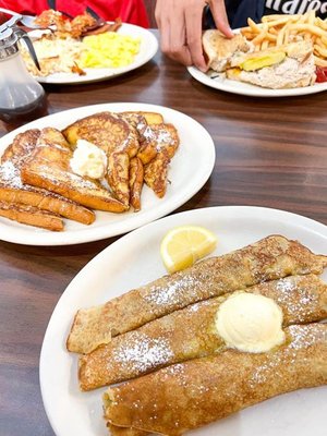 Cindi's NY Deli & Restaurant by null