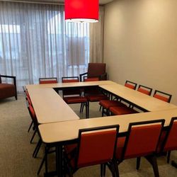 Hawthorn Suites by Wyndham Monahans - meeting room