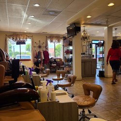 K Nails & Spa 2 - Interior with peeling chairs