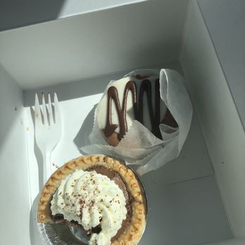 Frost Bake Shop - Bland, nothing delicious about it - Bakeries Near Me - Memphis, Tennessee Frost Bake Shop - Bland, nothing delicious about it - Bakeries Near Me - Memphis, Tennessee