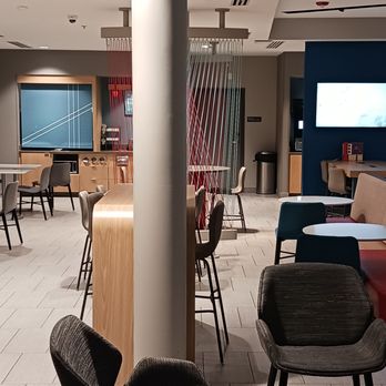 Avid Hotel Denver Airport Area - Hotel lobby - Hotels Near Me - Denver, Colorado