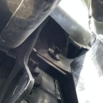 Dallas Auto Body Repair - Bolts aren't tightened just left on there - Body Shops Near Me - Dallas, Texas Dallas Auto Body Repair - Bolts aren't tightened just left on there - Body Shops Near Me - Dallas, Texas