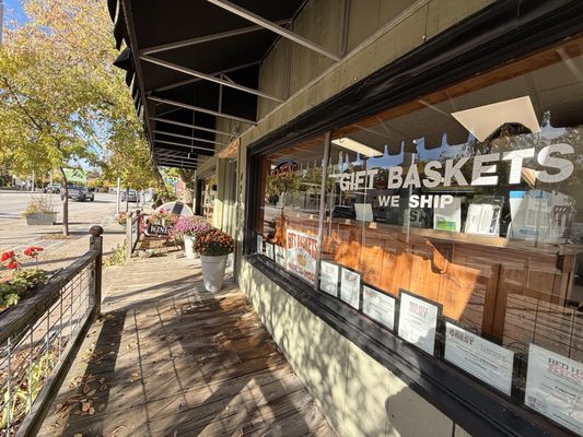 Folgarelli's Market & Wine Shop by null