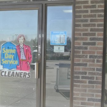 Sunset Plaza Cleaners - Front door - Dry Cleaning Near Me - Troy, Michigan