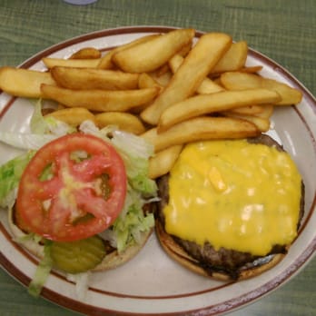 Lindo’s Diner - Star burger and fries - American Near Me - Yucaipa, California Lindo’s Diner - Star burger and fries - American Near Me - Yucaipa, California