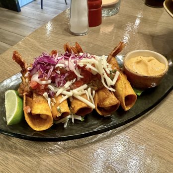 Caló Kitchen + Tequila - Cocktail Bars Near Me - Costa Mesa, California Caló Kitchen + Tequila - Cocktail Bars Near Me - Costa Mesa, California