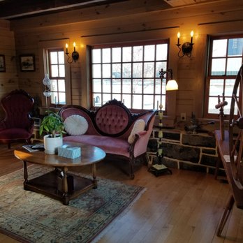 Silver Lake Bed and Breakfast - Sitting room - Bed & Breakfast Near Me - Dayton, Virginia Silver Lake Bed and Breakfast - Sitting room - Bed & Breakfast Near Me - Dayton, Virginia