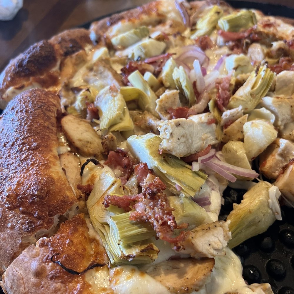 Gold Dust Pizza Copperopolis - White chicken pizza- had chicken, red onions, tons of fresh mozzarella and artichoke hearts. - Pizza Near Me - Copperopolis, California