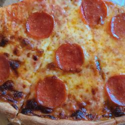Tom's Pizza Bar & Grill