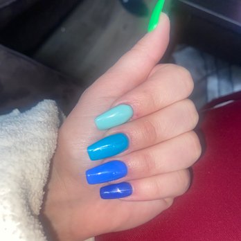 Flagstaff Nails Salon - Full set gel - Nail Salons Near Me - Flagstaff, Arizona