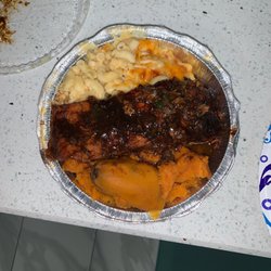 Jamaican Paradise - Jerk salmon, Mac n cheese, sweet potato comfort