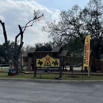 San Antonio KOA - Entrance - Campgrounds Near Me - San Antonio, Texas